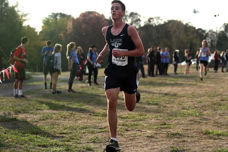 Brogan Deem-Ranzetta had a 5K personal best of 17:48 heading into the 2019 season. Photo courtesy of Lake Oswego Review