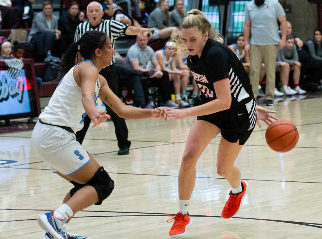 Laura Erikstrup scored 21 points to lead Beaverton on Friday. (Photo by Sherri Borter)