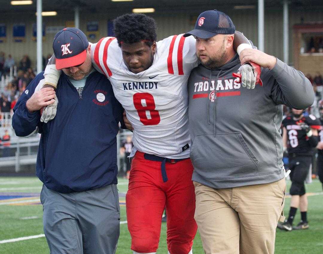 Emorej Lynk suffered a torn ACL, MCL and meniscus in the 2A final in 2018. (Photo by Norm Maves Jr.)