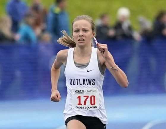 Ella Thorsett of Sisters won the 4A cross country title as a freshman in 2019. (Photo by Jon Olson)