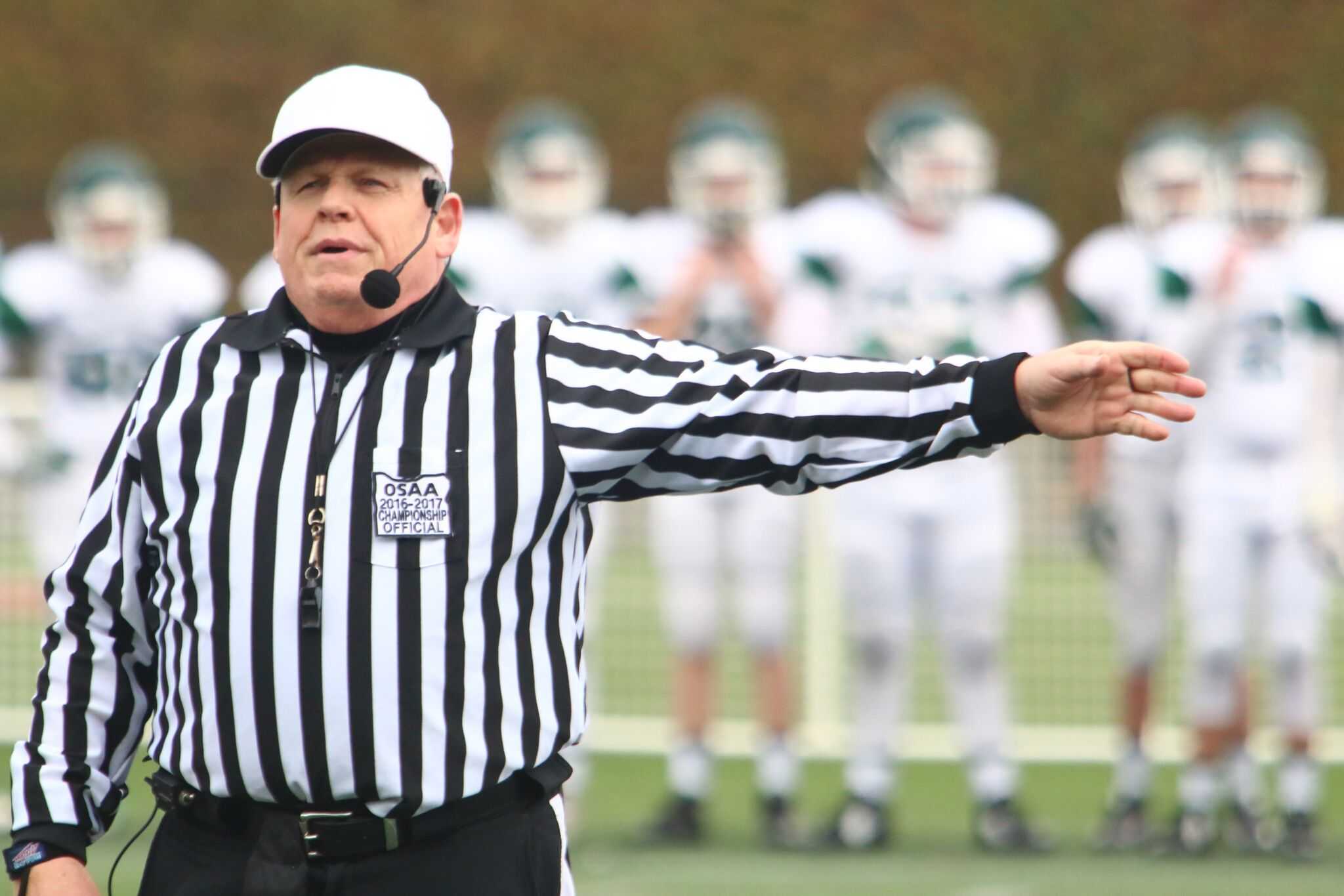 Oregon high school football had 650 officials last season, down 21.3 percent from 2010. (Northwest Sports Photography)