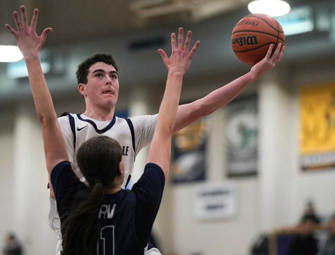 Wilsonville junior wing Kallen Gutridge is averaging 23.9 points, 5.4 rebounds and 2.4 steals this season. (Photo by Jon Olson)