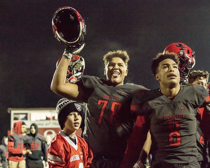 Oregon City's football team is back with 97-year rival West Linn in the Three Rivers League. (Photo by Michelle Phillips)