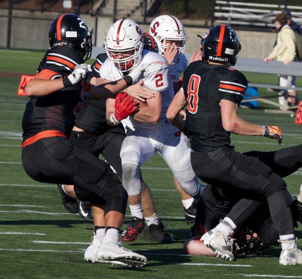 Alexander Teubner rushed for 168 yards for Seaside against Gladstone. (Photo by Norm Maves Jr.)