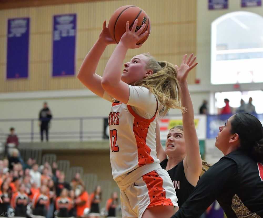 Kyleigh Brown scored 26 for Silverton in its early-afternoon win over Mountain View (Andre Panse)