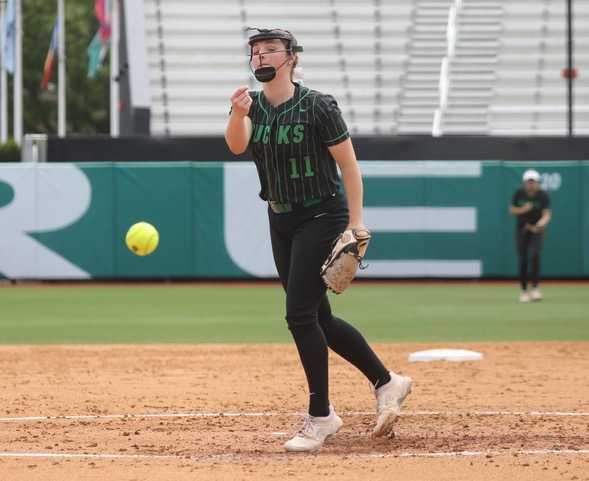 Kendall Murphy, who missed the first two months of the season, handcuffed Henley in the 4A final. (Photo by Norm Maves Jr.)