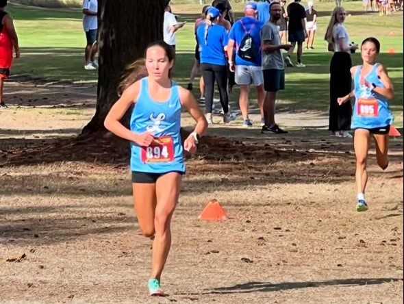 Lakeridge's Chloe Huyler and her twin sister, Hannah, finished 1-2 in the Meriwether Classic on Friday.(Photo by Cheryl Travers)