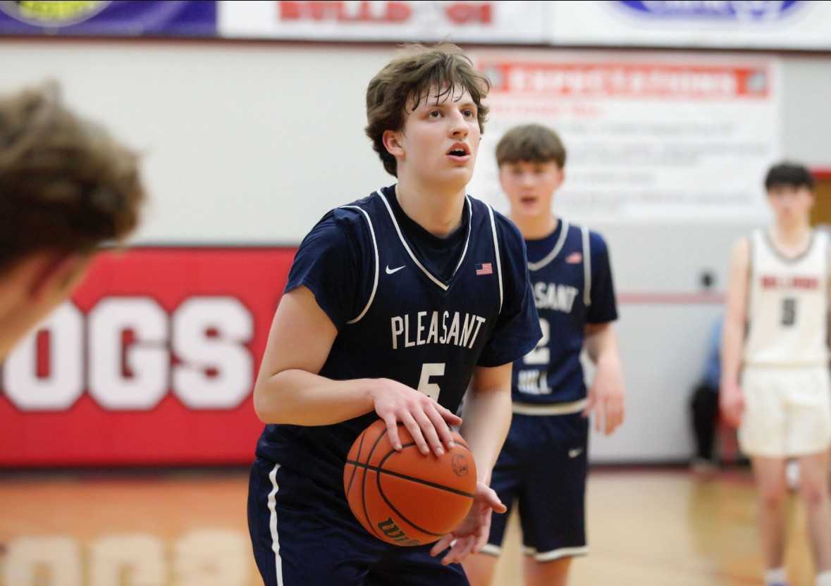 Pleasant Hill senior guard Gavin Inglish, averaging 19.6 points, is one of the state's best shooters. (Photo by Michele Bunch)