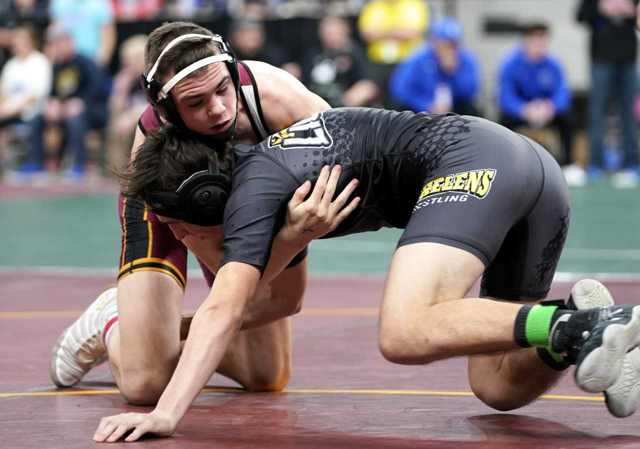 Crescent Valley's Legend Lamer (top) has advanced to his fourth consecutive 5A final. (Photo by Jon Olson)