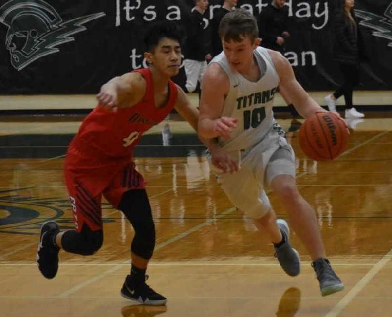 West Salem's Justin Scoggin (10) drives against Westview's Noah Bautista. (Photo by Jeremy McDonald)