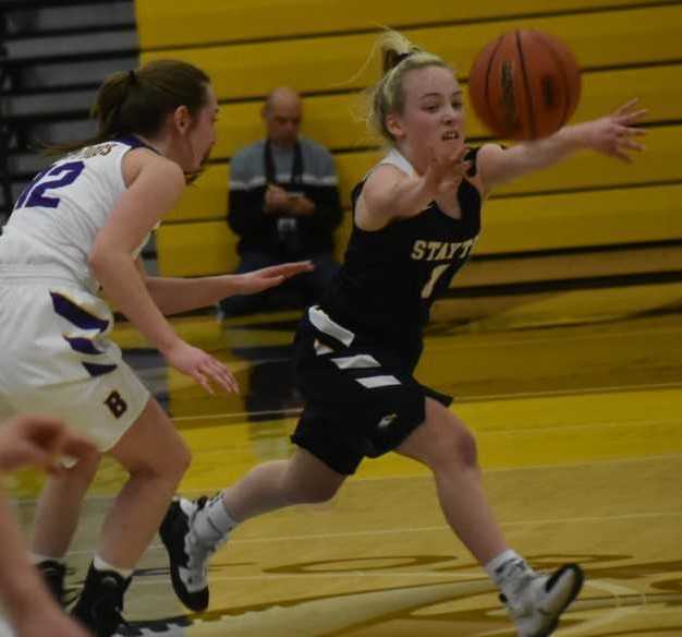 Stayton's Alli Nyquist (right) works against the defense of Baker's Sydney Younger. (Photo by Jeremy McDonald)