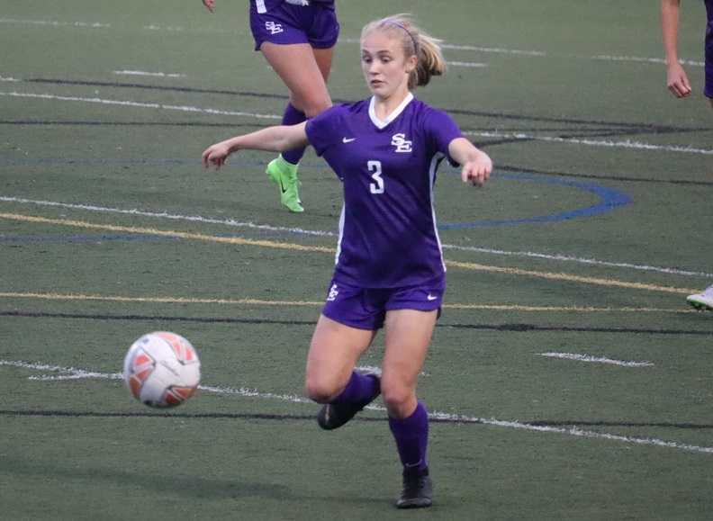 Junior Haley Sherrill is part of a deep midfield for South Eugene. (Photo by Julie Himstreet)