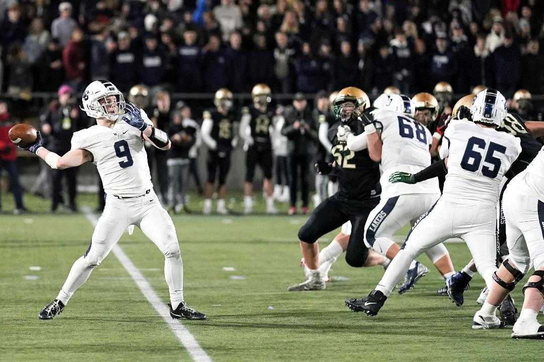 Casey Filkins threw for 225 yards, including a 69-yard score, in a semifinal win over Jesuit. (Photo by Jon Olson)