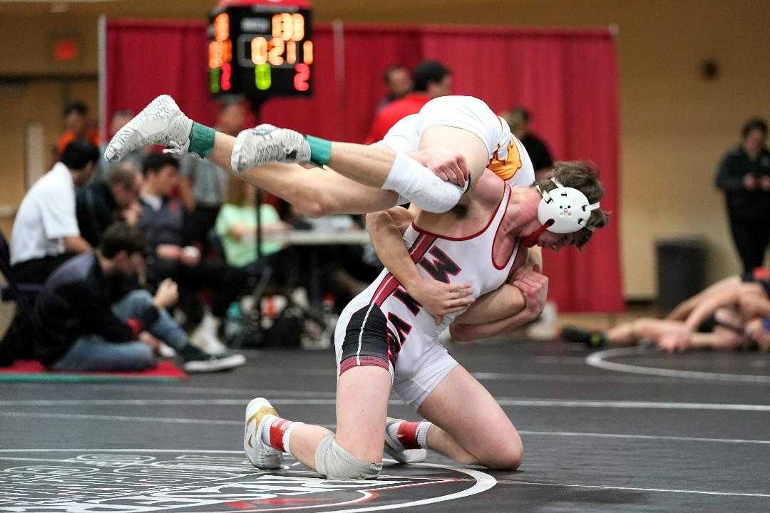 Mountain View's Beau Ohlson, a three-time state champion, won at 152 at the Adrian Irwin tournament. (Photo by Jon Olson)