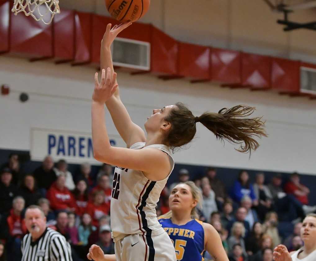 Ellie Cantu scored 14 points in Kennedy's win over Heppner. (Photo by Andre Panse)