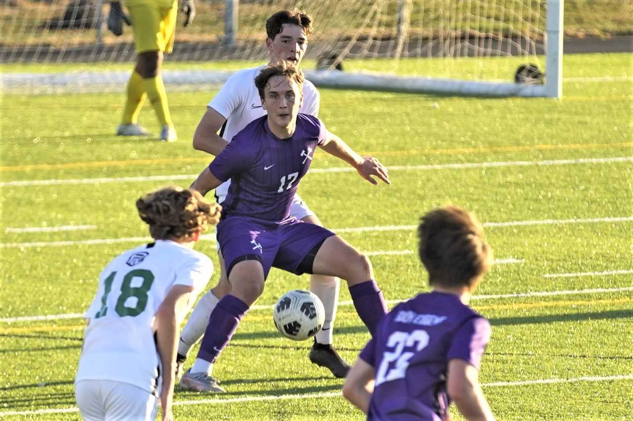 Griffin Rae (17), a third-year starter, is the catalyst for South Eugene's attack. (Photo by Dave Glock)