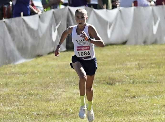 Lake Oswego's Kate Peters ran a state-leading 16:40.9 at the Nike PDX meet on Sept. 25. (Photo by Jon Olson)