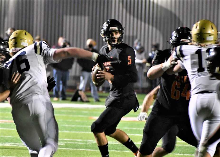 Silverton's Jordan McCarty threw for three touchdowns and ran for another Friday night. (Photo by Jeremy McDonald)