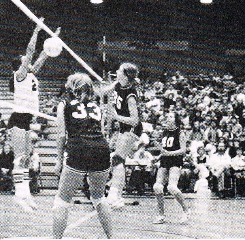 In the 1970s, attacking from the middle of the court was popular and blocks were not imposing