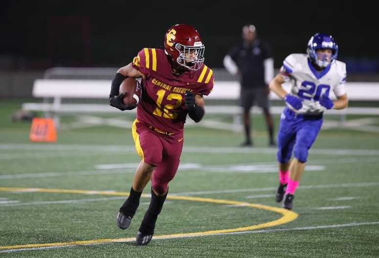 Central Catholic's Zhaiel Smith had two touchdown catches Thursday, giving him five in the last two games. (Photo by Jim Nagae)