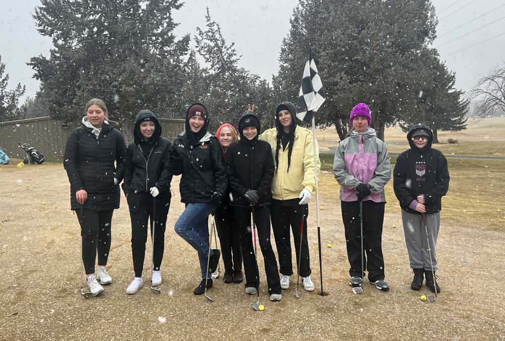 Redmond golf battled the weather all year but is ready for the sun at State