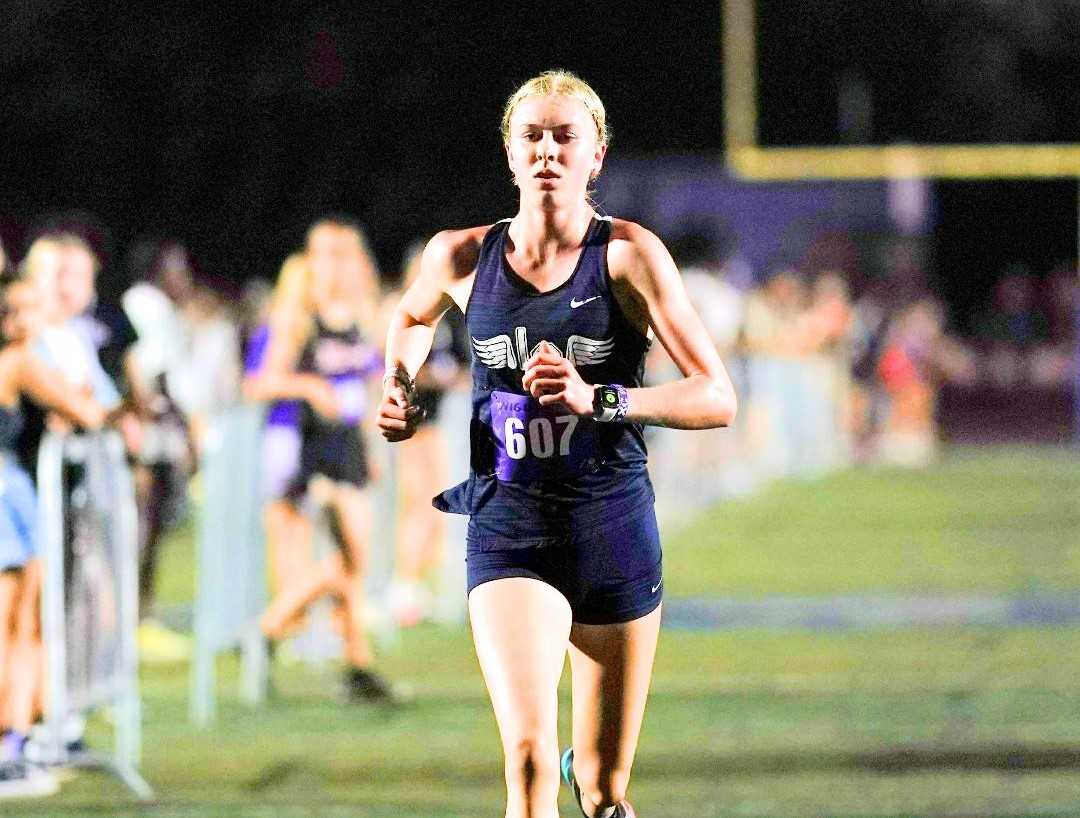 Lake Oswego's Ana Peters dominated the junior class race at the Wilsonville Night meet by 22 seconds. (Photo by Jon Olson)