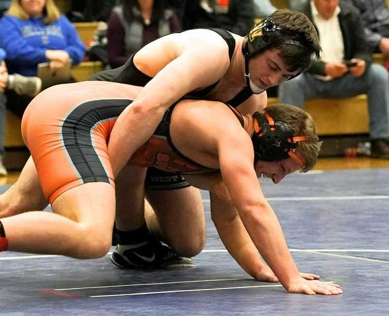 West Linn's Sean Harman (top) beat Sprague's Landon Davis 10-2 in the 170-pound final. (Courtesy jrolsonphotography)