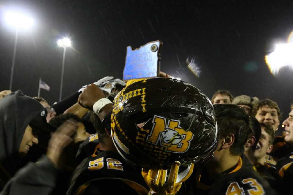 North Bend won the Class 4A title in 2016. (NW Sports Photography)