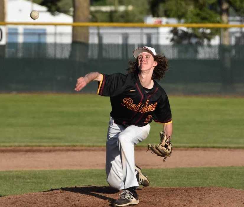 Crescent Valley's Roam Neff kept Silverton hitters off-balance Wednesday. (Photo by Jeremy McDonald)