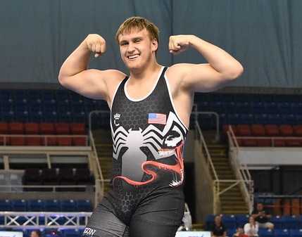 McMinnville's Jacob Barnes pinned the nation's No. 2 heavyweight in the Greco-Roman final at Fargo.
